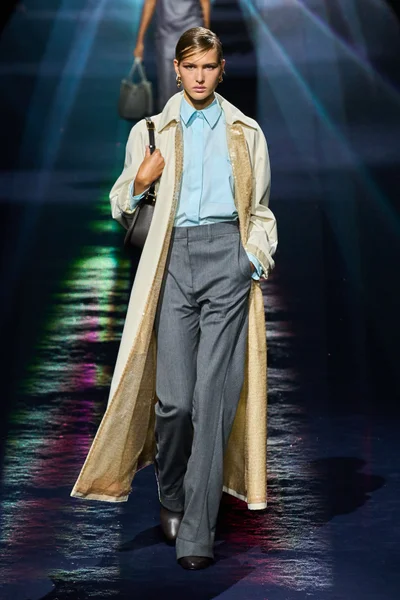 Look 9